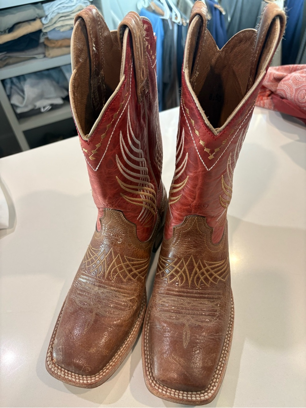 Men's ARIAT Mecate Brown Leather Cowboy Boots with Red Shaft and Wing Stitching - Picture 2 of 8